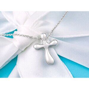 Tiffany & Co. Elsa Peretti Cross Pendant Crucifix Necklace Sterling Silver 14mm